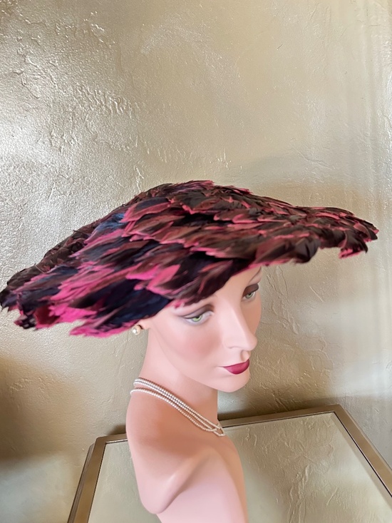 SHOWSTOPPER 1950\'s CARTWHEEL FUCHSIA FELT HAT + FUCHSIA/BLACK FEATHERS main image 7
